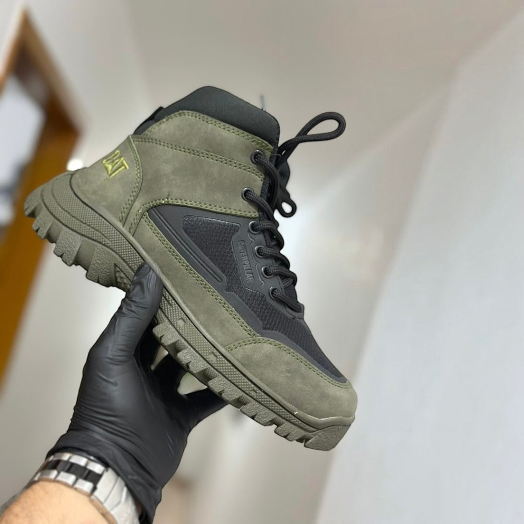 Bota deportiva para  hombre cat