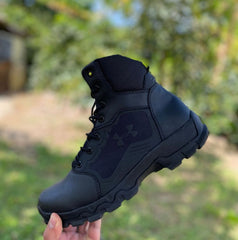 BOTA UNDER ARMOUR  EN CUERO + CARETA