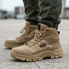 BOTA OAKLEY ARENA + GORRA