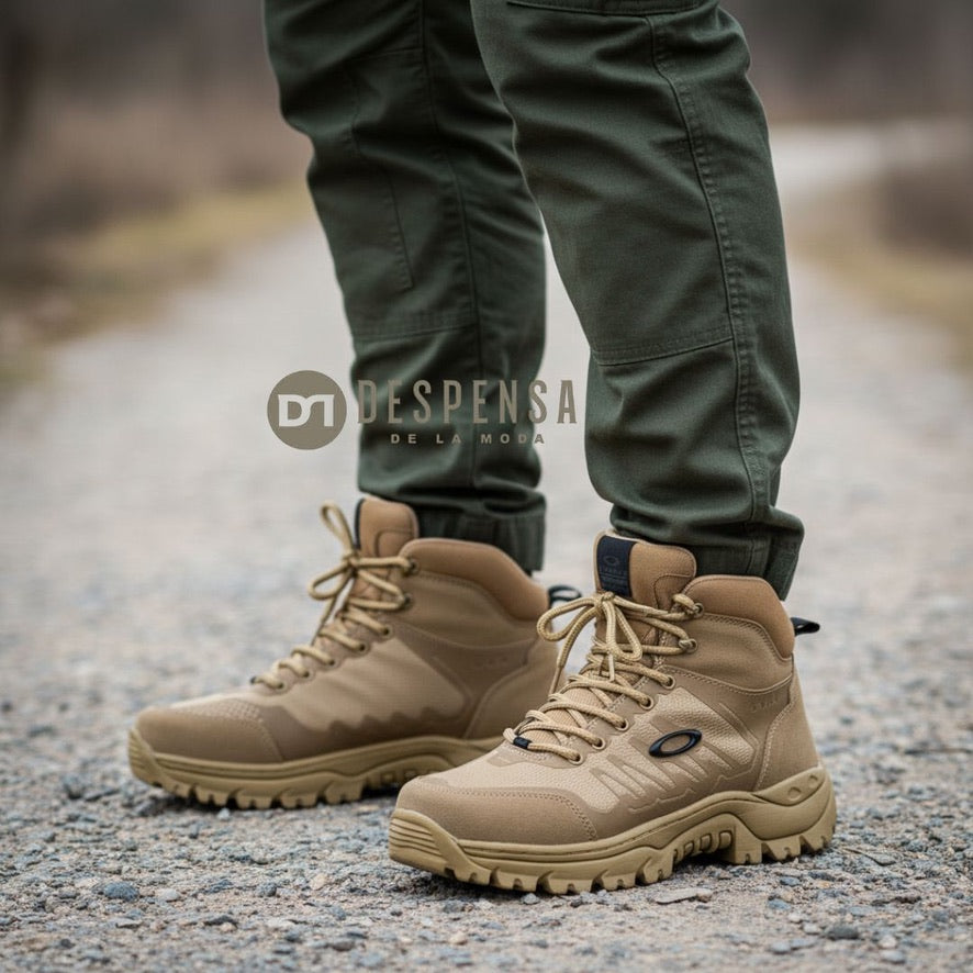 BOTA OAKLEY ARENA + GORRA